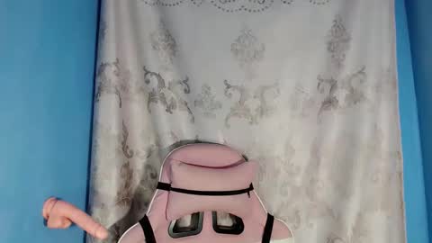 Snapshot of hottest_girl_vivianexx chatting on 11.24.25 online show from 11.24.25