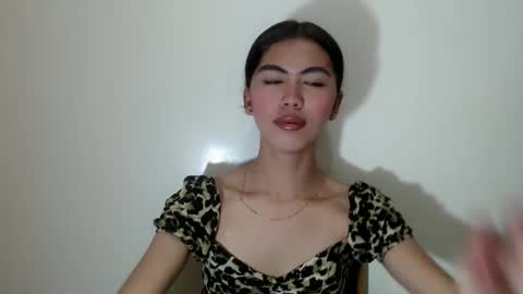 Snapshot of hottestdella69 chatting on 10.17.25 hottestdella69 online show from 10.17.25