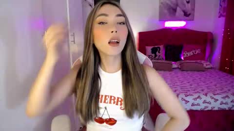 Snapshot of hottie_lexie chatting on 10.17.25 LEXIE- dont forget to give me thumbs up online show from 10.17.25