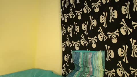 independent Model online show from 02.02.25