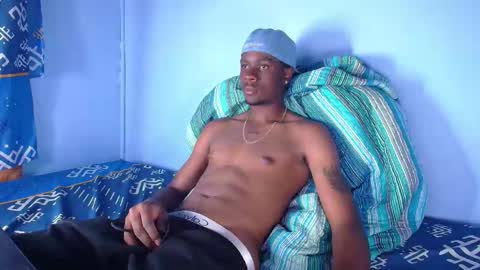 independent Model online show from 10.15.25