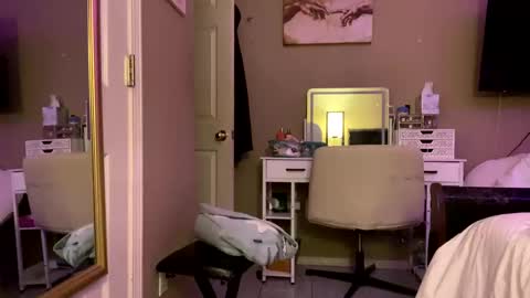 Snapshot of hottiewithabody101 chatting on 09.28.25 hottiewithabody101 online show from 09.28.25