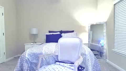 Snapshot of hottxgilf chatting on 11.08.25 Maggie online show from 11.08.25