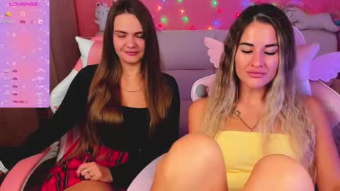 Snapshot of hotty_girls_here chatting on 09.17.25 Ivanna and Jessica online show from 09.17.25