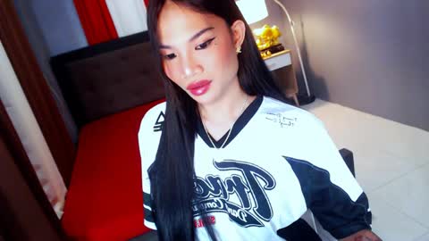 Hi i am Jane half vietnamese and half pinay and would like to meet good person here XOXO online show from 04.15.26