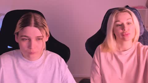 Nessie and Jessie online show from 01.05.25