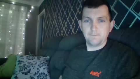 hotuk86 online show from 02.18.25