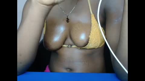 Snapshot of hotxxebony chatting on 04.01.26 hotxxebony online show from 04.01.26
