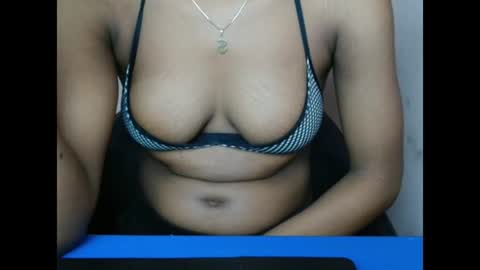 Snapshot of hotxxebony chatting on 04.02.26 hotxxebony online show from 04.02.26
