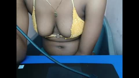 Snapshot of hotxxebony chatting on 04.28.26 hotxxebony online show from 04.28.26