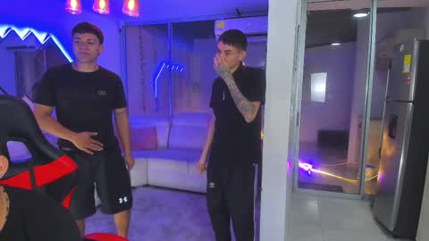 Snapshot of houseofwarrios chatting on 12.19.25 we are Harry Jersi pablo and our mod talco online show from 12.19.25