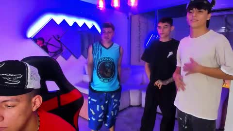 Snapshot of houseofwarrios chatting on 12.21.25 we are Harry Jersi pablo and our mod talco online show from 12.21.25