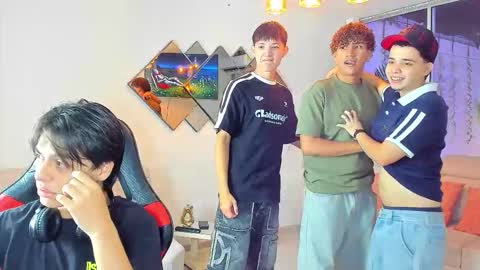 Snapshot of houseofwarrios chatting on 03.04.26 we are Harry Jersi pablo and our mod talco online show from 03.04.26