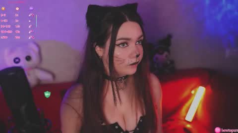 Mia online show from 10.19.25