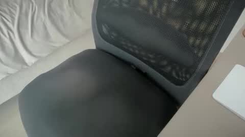 Snapshot of hshr13 chatting on 10.16.25 hshr13 online show from 10.16.25