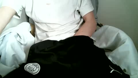 Snapshot of hug_me chatting on 10.27.25 Keanu online show from 10.27.25