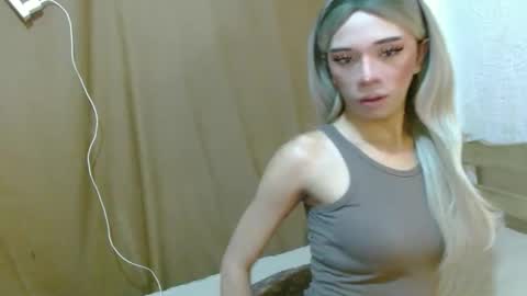 Snapshot of hugecock_caraxx chatting on 10.22.25 Cara online show from 10.22.25