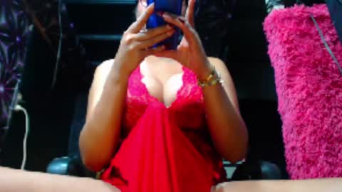 Snapshot of hugecumbarbie chatting on 02.11.25 SPOILED MISCHIEVOUS online show from 02.11.25