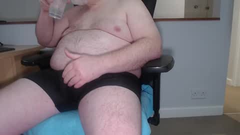 Snapshot of huggie_bear69 chatting on 03.12.25 Huggie Bear online show from 03.12.25