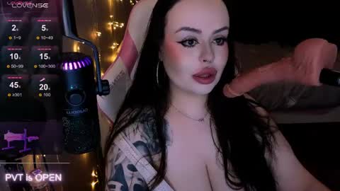 Maddison online show from 07.10.26