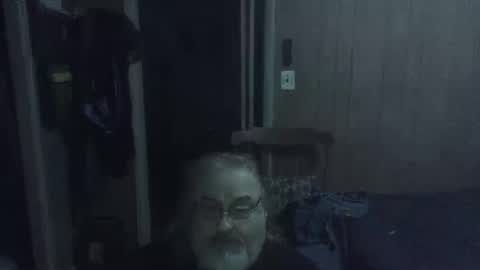 Snapshot of huggybear566 chatting on 11.09.25 lonely huggy bear online show from 11.09.25