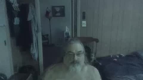 Snapshot of huggybear566 chatting on 12.18.25 lonely huggy bear online show from 12.18.25