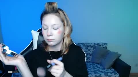 Snapshot of hugomin chatting on 04.09.26 HugoMin online show from 04.09.26