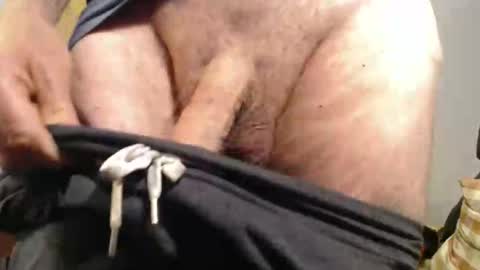 Big uncut cock dripping online show from 09.19.25