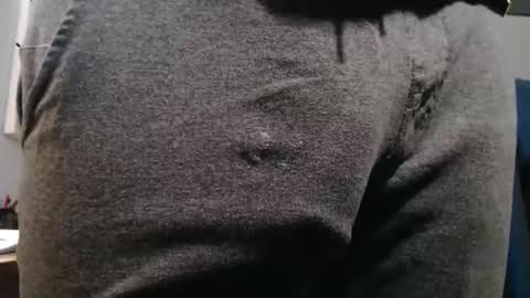 Big uncut cock dripping online show from 09.22.25