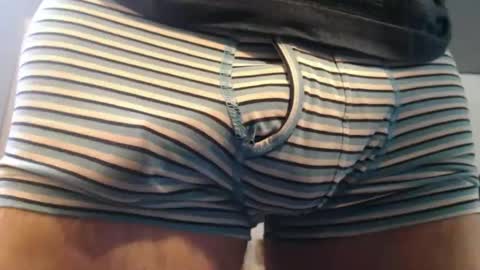 Big uncut cock dripping online show from 04.03.26