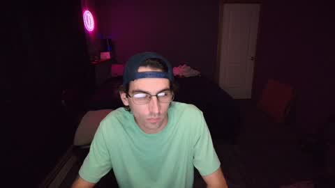 Snapshot of hungbidad666 chatting on 12.06.24 FootLover online show from 12.06.24