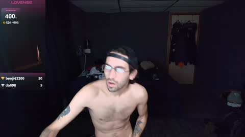 Snapshot of hungbidad666 chatting on 12.13.24 FootLover online show from 12.13.24