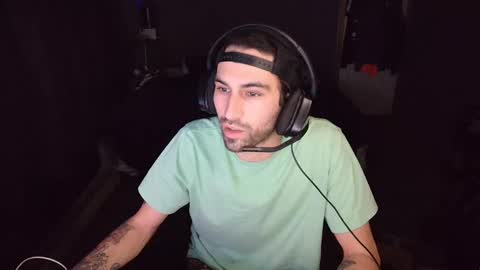 Snapshot of hungbidad666 chatting on 12.16.24 FootLover online show from 12.16.24