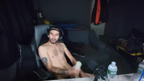 Snapshot of hungbidad666 chatting on 09.14.25 FootLover online show from 09.14.25