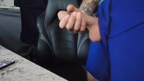 Snapshot of hungbidad666 chatting on 11.19.25 FootLover online show from 11.19.25