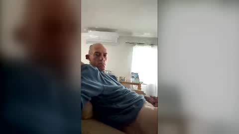 hungbull81 online show from 05.19.26
