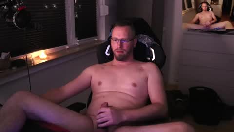 Snapshot of hungry_26 chatting on 02.19.25 hungry_26 online show from 02.19.25