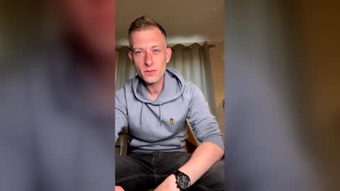 Snapshot of hungteasex chatting on 04.16.26 HungTeaseX online show from 04.16.26