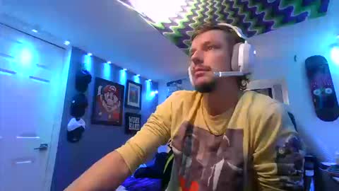 Snapshot of hungtxcock92 chatting on 10.10.25 hungtxcock92 online show from 10.10.25