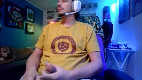 Snapshot of hungtxcock92 chatting on 12.19.25 hungtxcock92 online show from 12.19.25