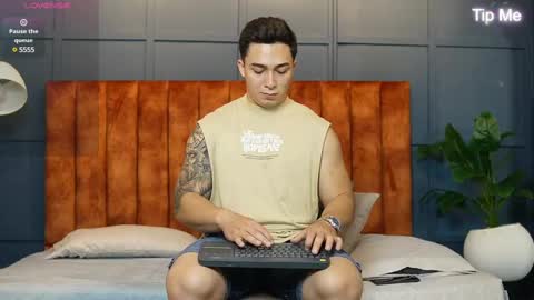 hunk_ryan online show from 03.12.25