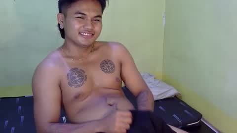 hunkyzeus online show from 10.18.25