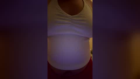 Snapshot of hunnybe33 chatting on 07.27.26 hunnybe33 online show from 07.27.26
