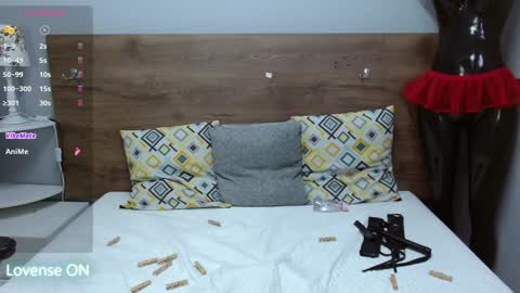 I G N I S  online show from 01.24.25