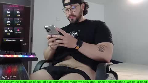 Snapshot of hunter_of_mn chatting on 12.23.24 online show from 12.23.24