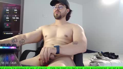 Snapshot of hunter_of_mn chatting on 01.10.25 online show from 01.10.25