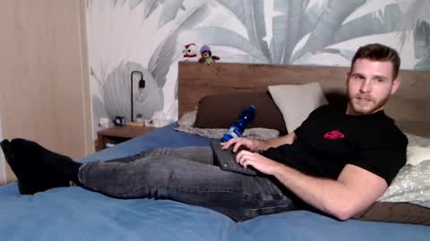 Snapshot of hunterbridges chatting on 01.20.25 Hunter Bridges online show from 01.20.25