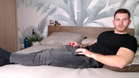 Snapshot of hunterbridges chatting on 02.08.25 Hunter Bridges online show from 02.08.25