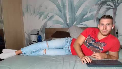 Snapshot of hunterbridges chatting on 09.24.25 Hunter Bridges online show from 09.24.25