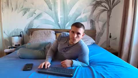 Snapshot of hunterbridges chatting on 11.07.25 Hunter Bridges online show from 11.07.25